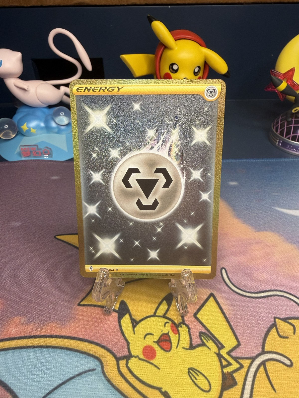Metal Energy 237/203 Evolving Skies Gold Secret Rare Pokémon card - front, Near Mint - Crown Cards PK